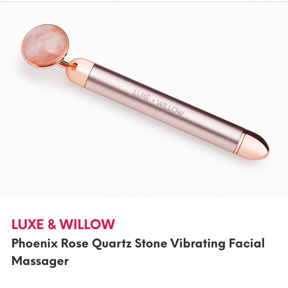 Vibrating facial massager